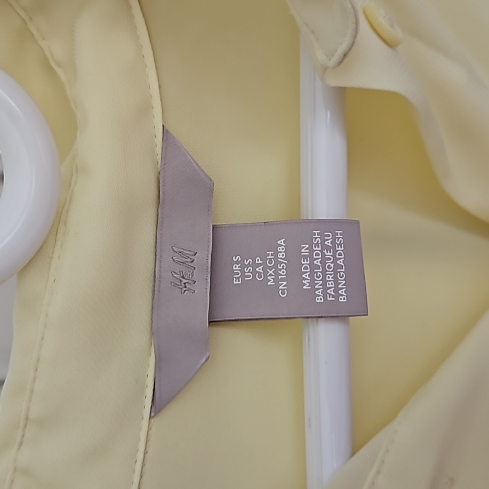 H&M Top/Cover Up - Picture 2 of 6